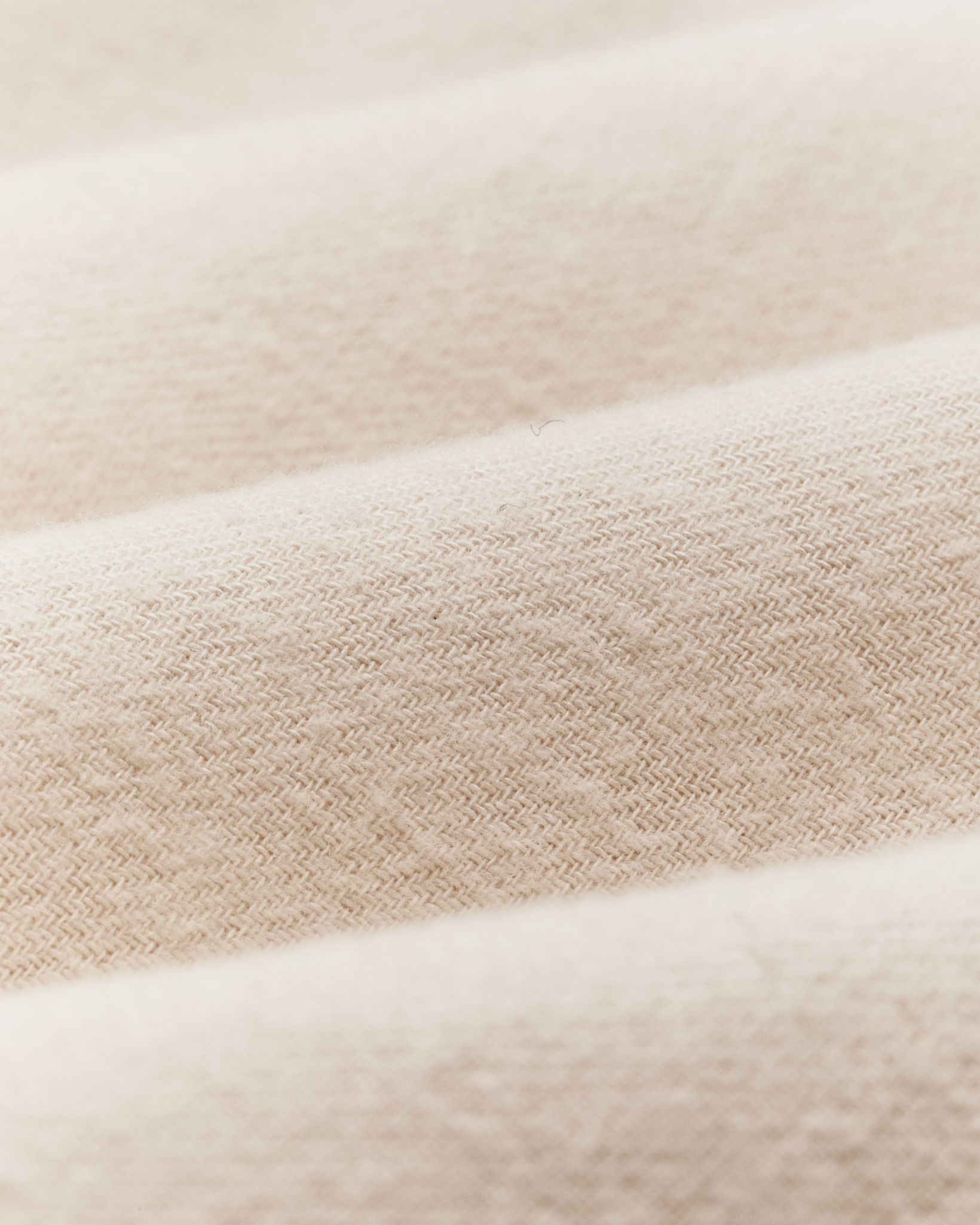 The Women's Rangeland Flannel Shirt - Natural Heather - Image 5