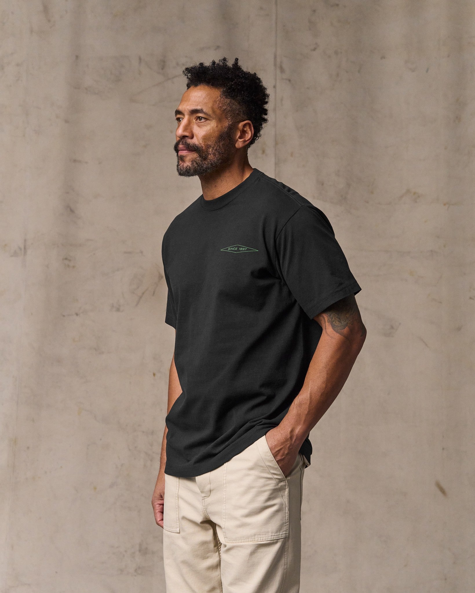 Diamond Graphic T-shirt - Black - Image 3